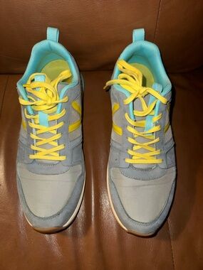 Gray & Yellow Casual Sneakers